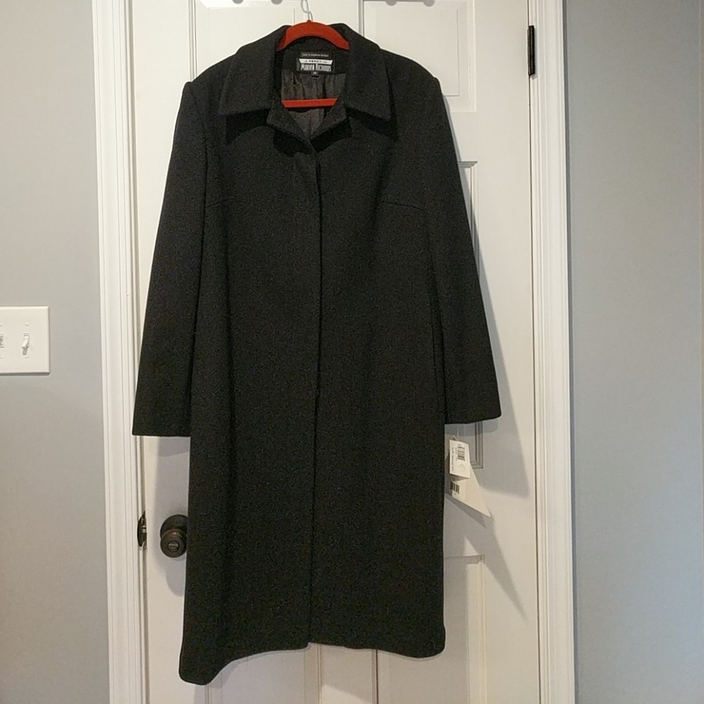 Sleek Black Wool Classic Car Coat 14